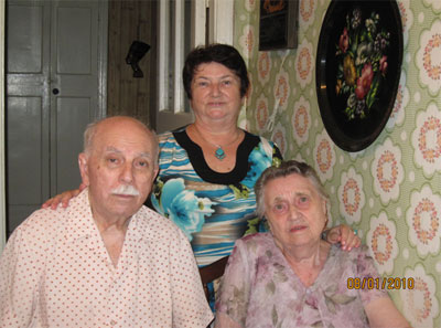 Я с родителями в День 62-й годовщины их свадьбы. 1 августа 2010 года, Москва